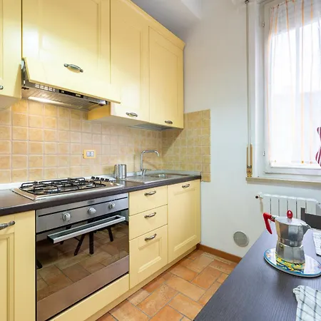 Blu&yellow In Station Apartmán *