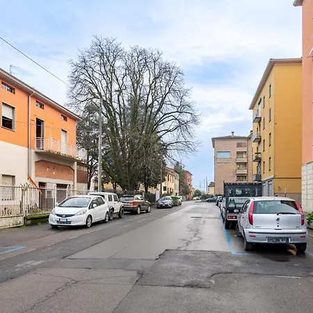 Blu&yellow In Station Parma