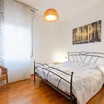 Guesthost - Blu&yellow In Station Apartamento