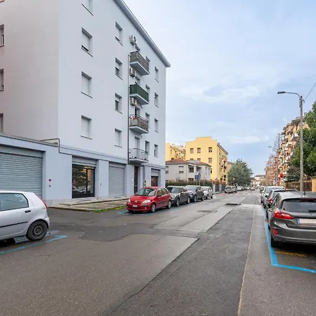 Blu&yellow In Station Apartament Parma