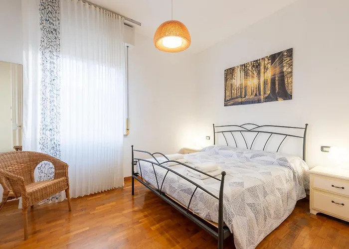 Blu&yellow In Station Apartman