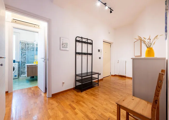 Blu&yellow In Station *