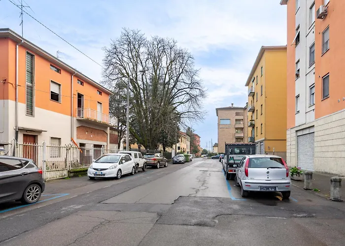 Blu&yellow In Station Parma